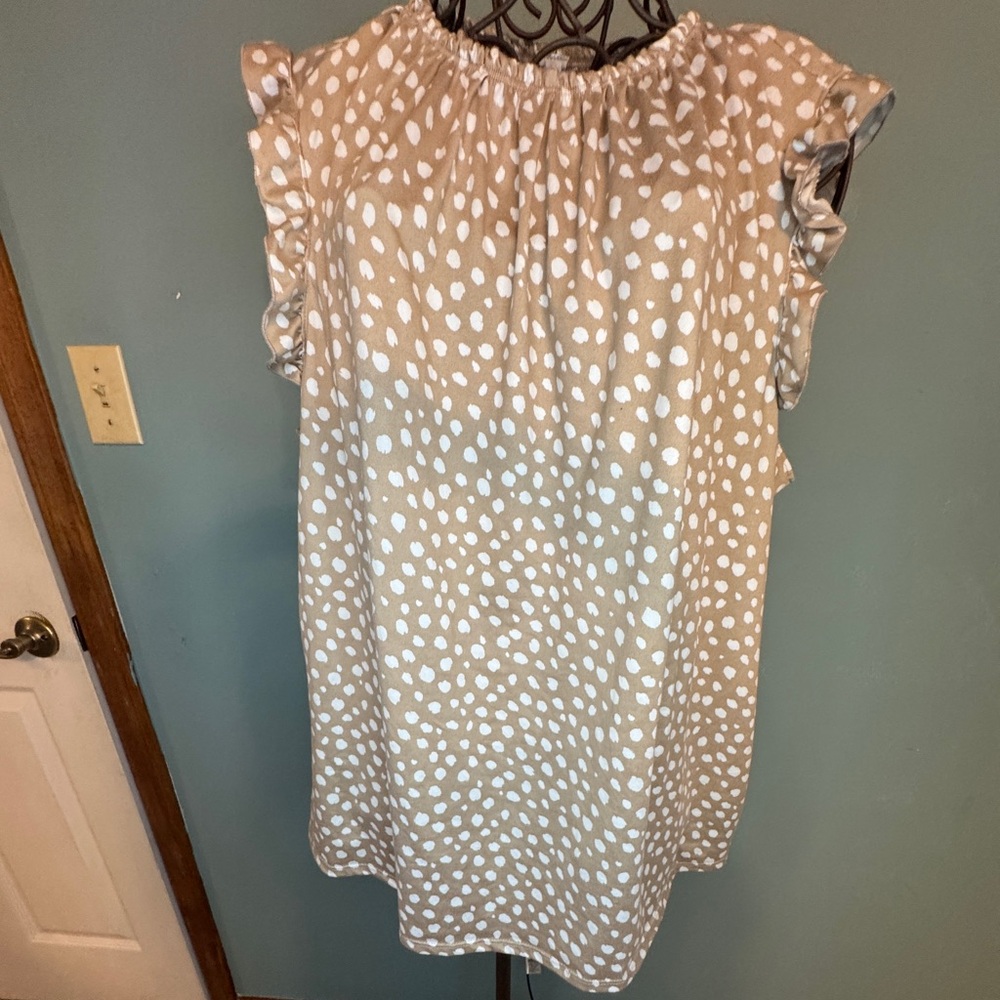 Khaki and White Knit Top 2x